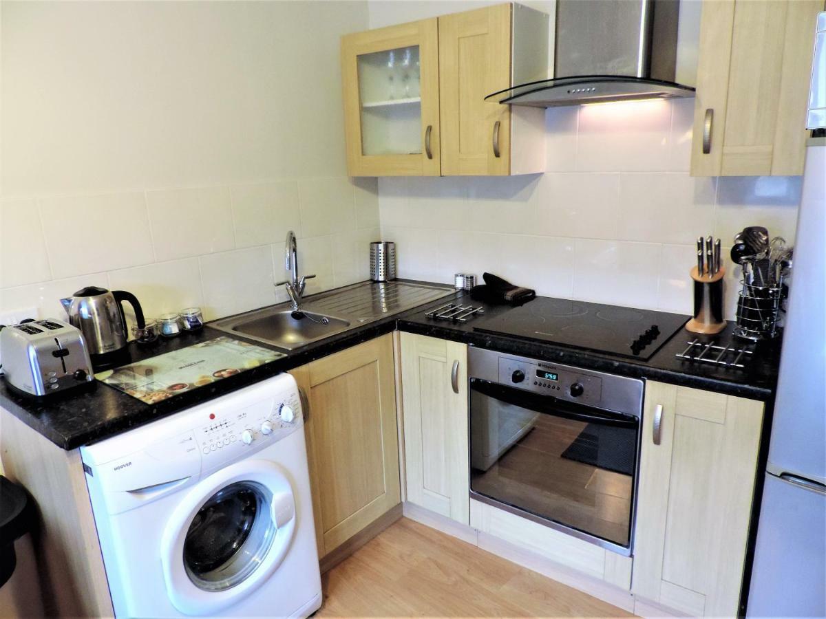 1 Bed Bagshot Pennyhill Accommodation ภายนอก รูปภาพ