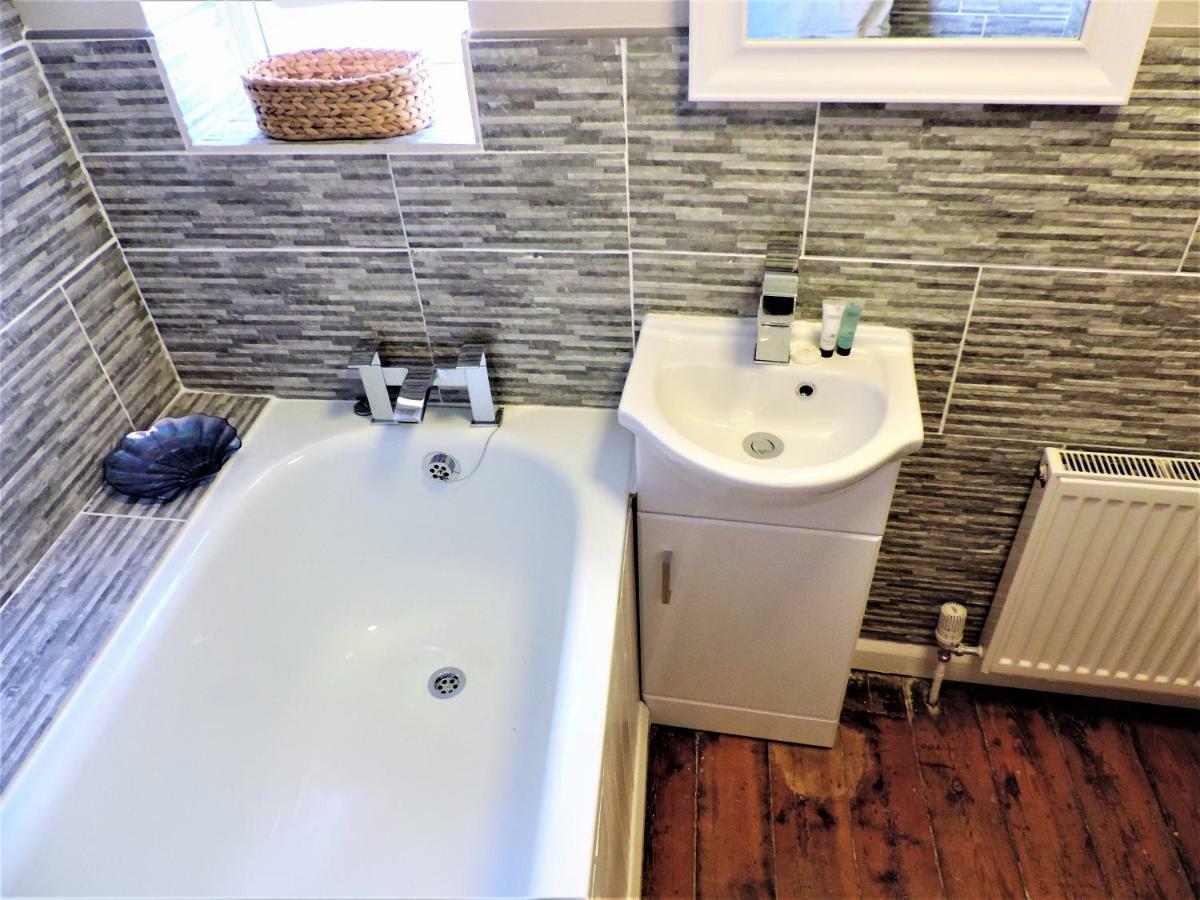 1 Bed Bagshot Pennyhill Accommodation ภายนอก รูปภาพ