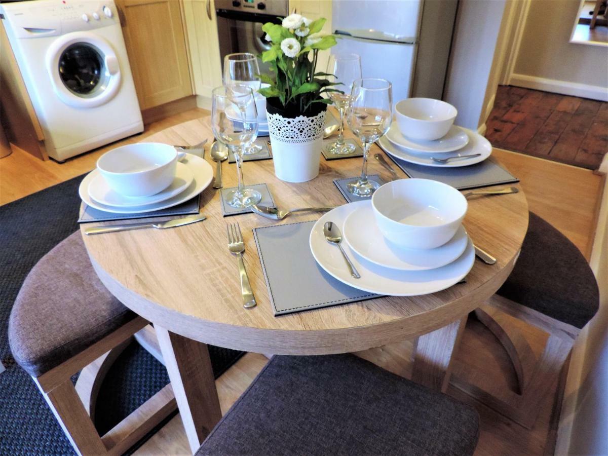 1 Bed Bagshot Pennyhill Accommodation ภายนอก รูปภาพ