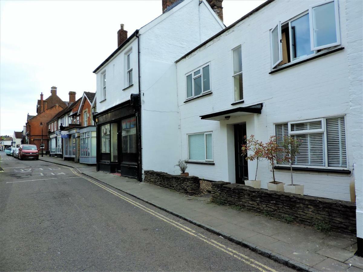 1 Bed Bagshot Pennyhill Accommodation ภายนอก รูปภาพ